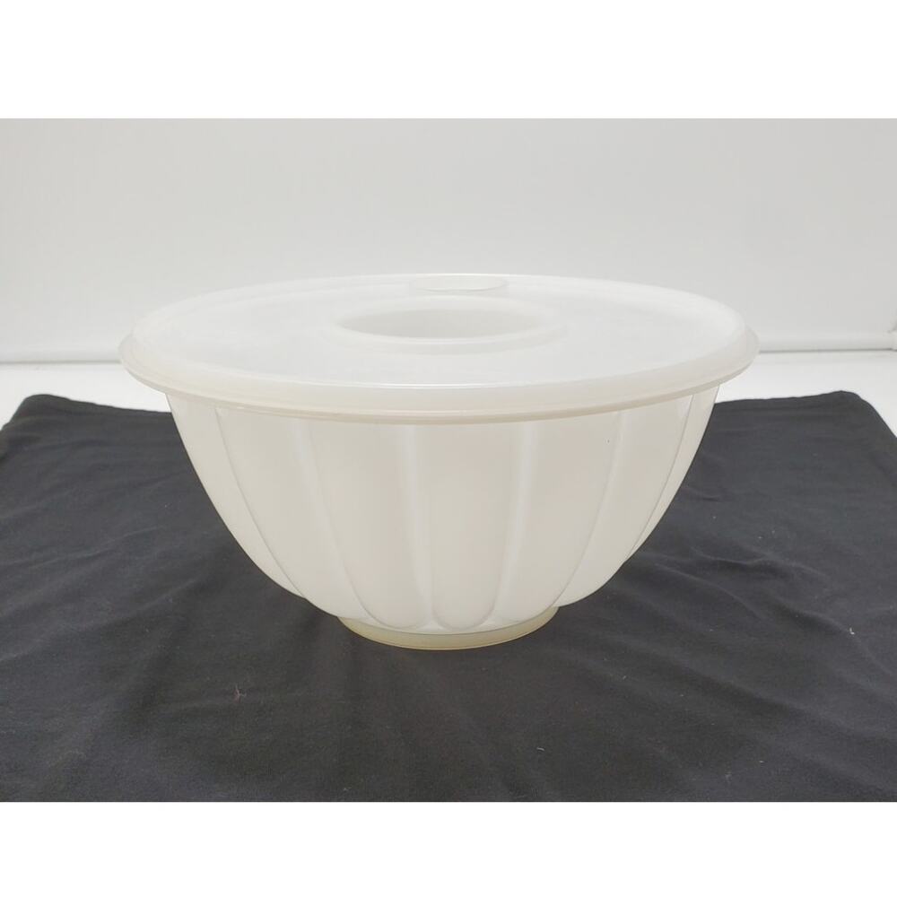 Vintage Tupperware PAR-T-JEL Salad /Dessert Mold 776 620 777, EUC